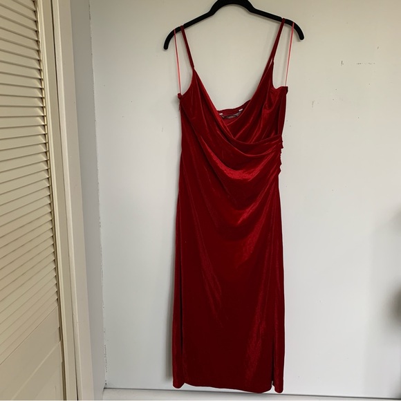 ZARA RED VELVET BODYCON DRESS NWT - Picture 8 of 13